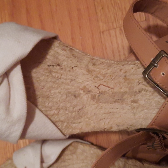 NWOT sz 11 high wedge sandals straps buckle - Picture 9 of 9